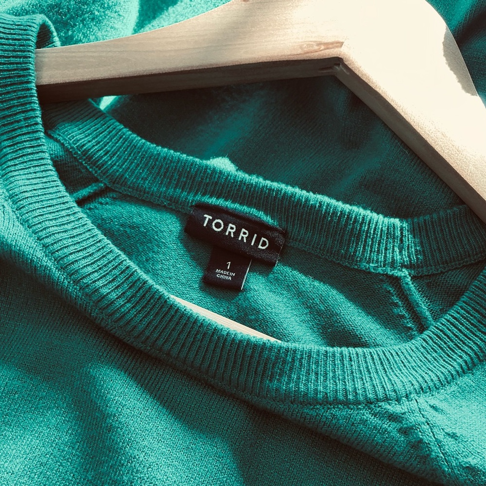 Torrid Everyday Soft Emerald Green Crewneck Sweater Raglan Sleeves Size 1X - Picture 5 of 5